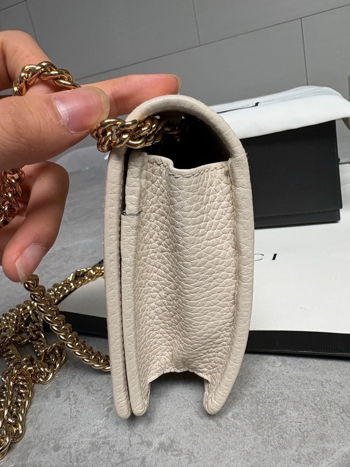 구찌 마몬트 미니 가죽 체인백 아이보리 상품이미지4