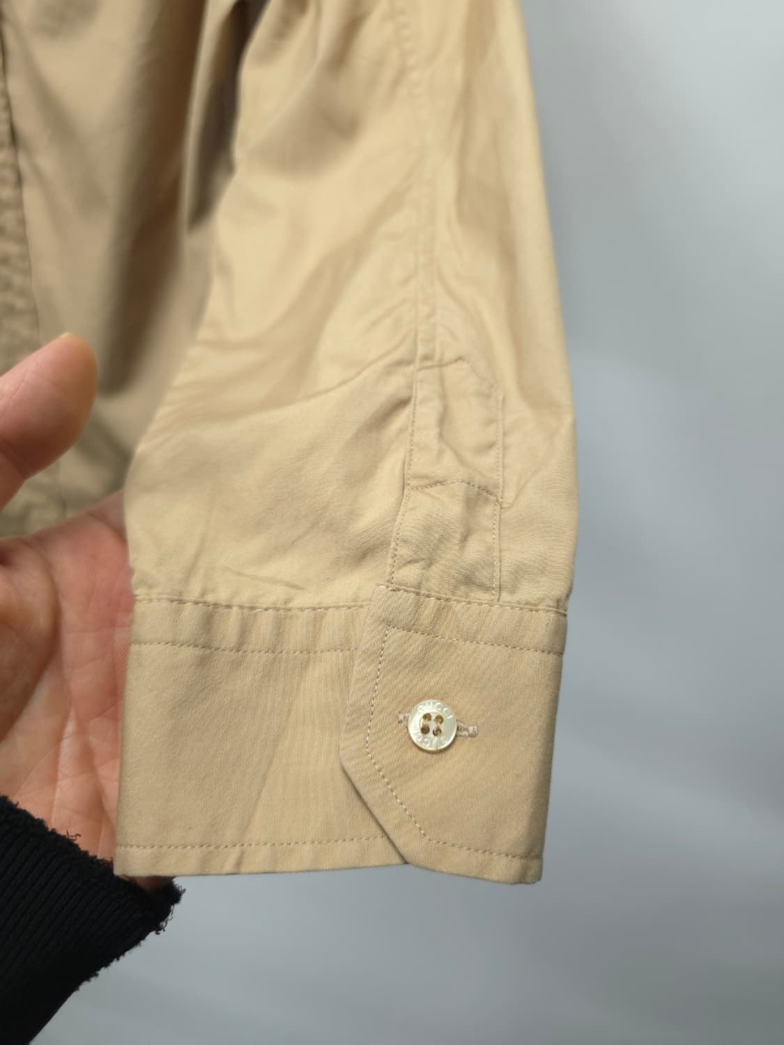 [희귀] 구찌 남여공용 스태프 유니폼 코튼 셔츠 (베이지, 37사이즈) 상품이미지9