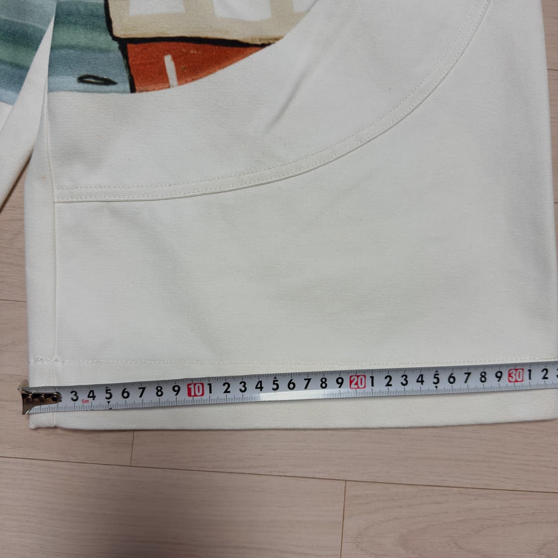 JACQUEMUS 자크뮈스 자수 버뮤다 팬츠 오프화이트 컬러 상품이미지5