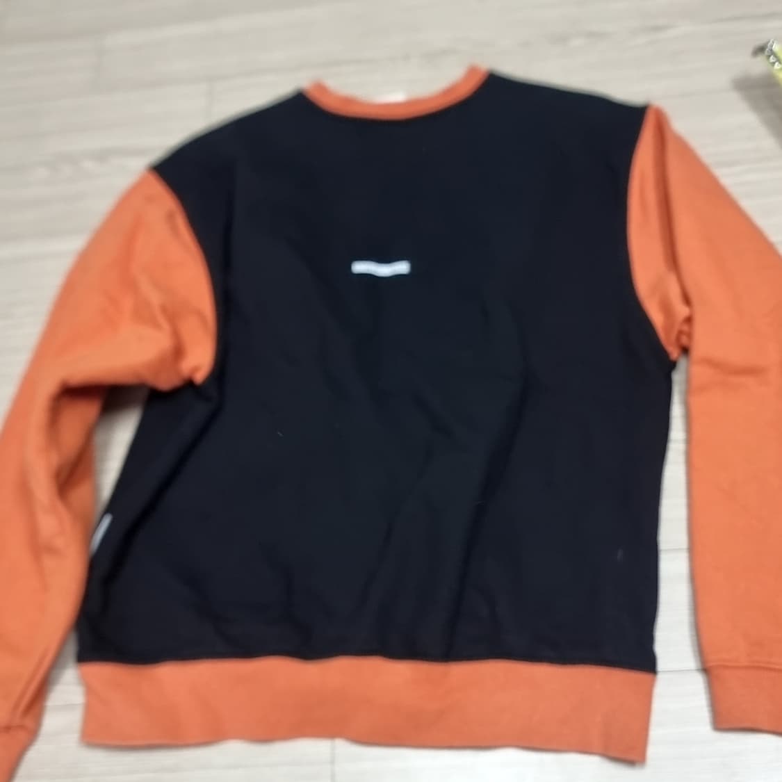 THEVINYLCHOUSE 블랙/오렌지 맨투맨 티셔츠(m) 상품이미지4