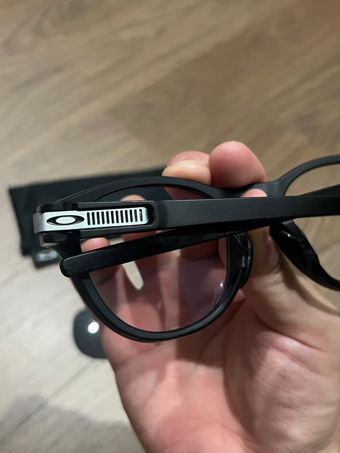 오클리 래치 블랙 이서진 선글라스 상품이미지3