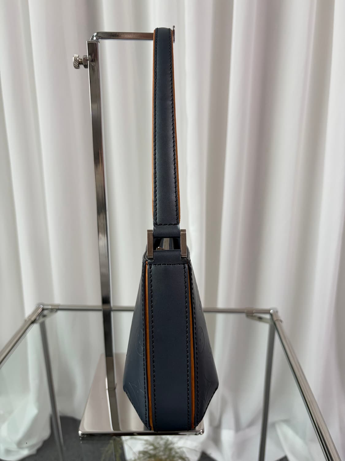 루이비통 블루 모노그램 매트 파울러 숄더백 상품이미지4