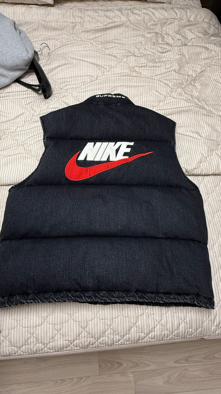 [L] 슈프림 X 나이키 데님 퍼퍼 베스트 블랙 상품이미지2