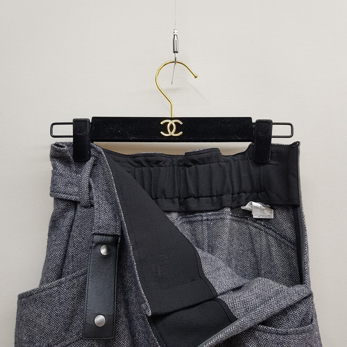 한섬 시스템 2022  헤링본 울 블렌드 미디 스커트 64-94사이즈 상품이미지2