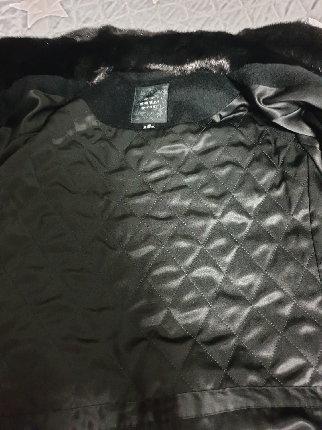 마담엘레강스 BY김혜정 밍크 카라 중앙 배색 알파카 코트 블랙 (88) 상품이미지3