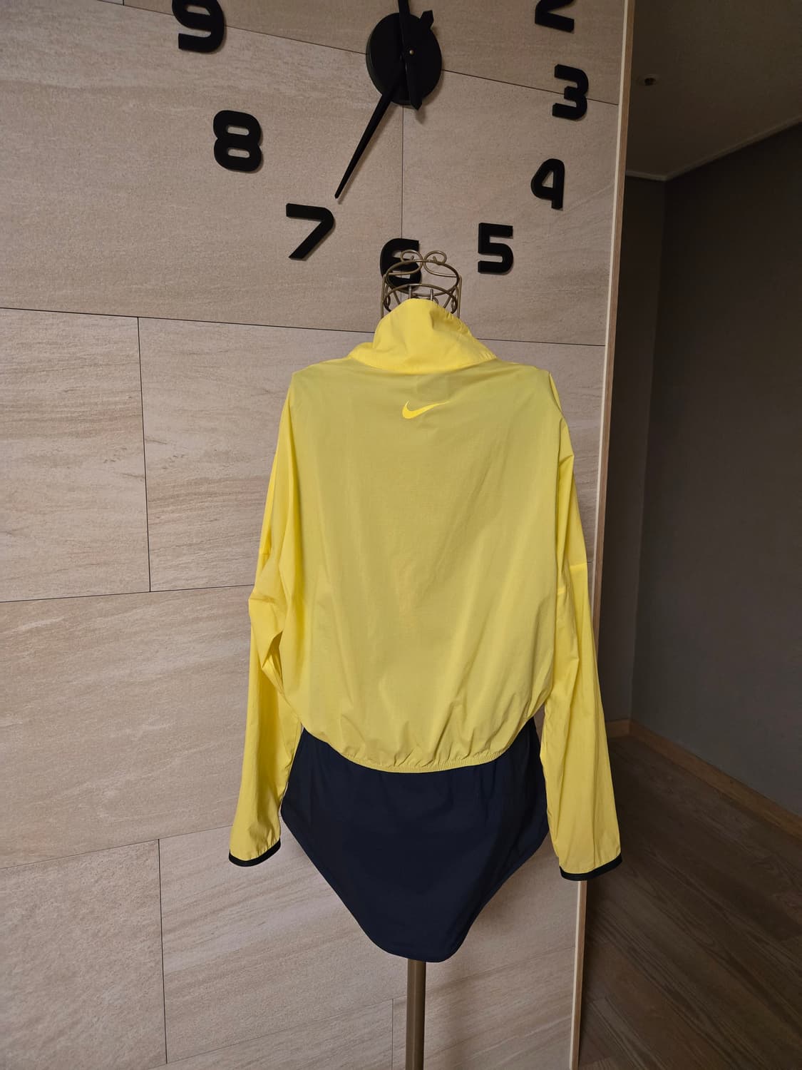 [m] 나이키 여성 이중 바람막이 자켓 러닝복 상품이미지4
