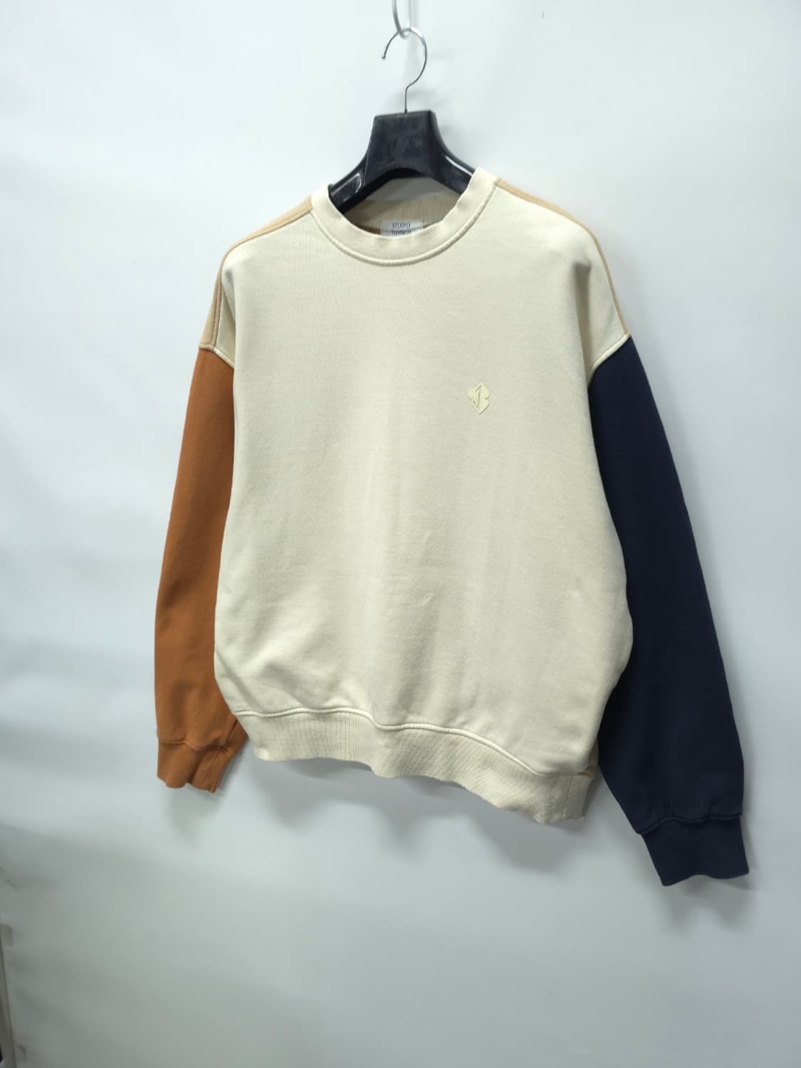 스튜디오 톰보이 배색 맨투맨 (여성 free) 상품이미지2