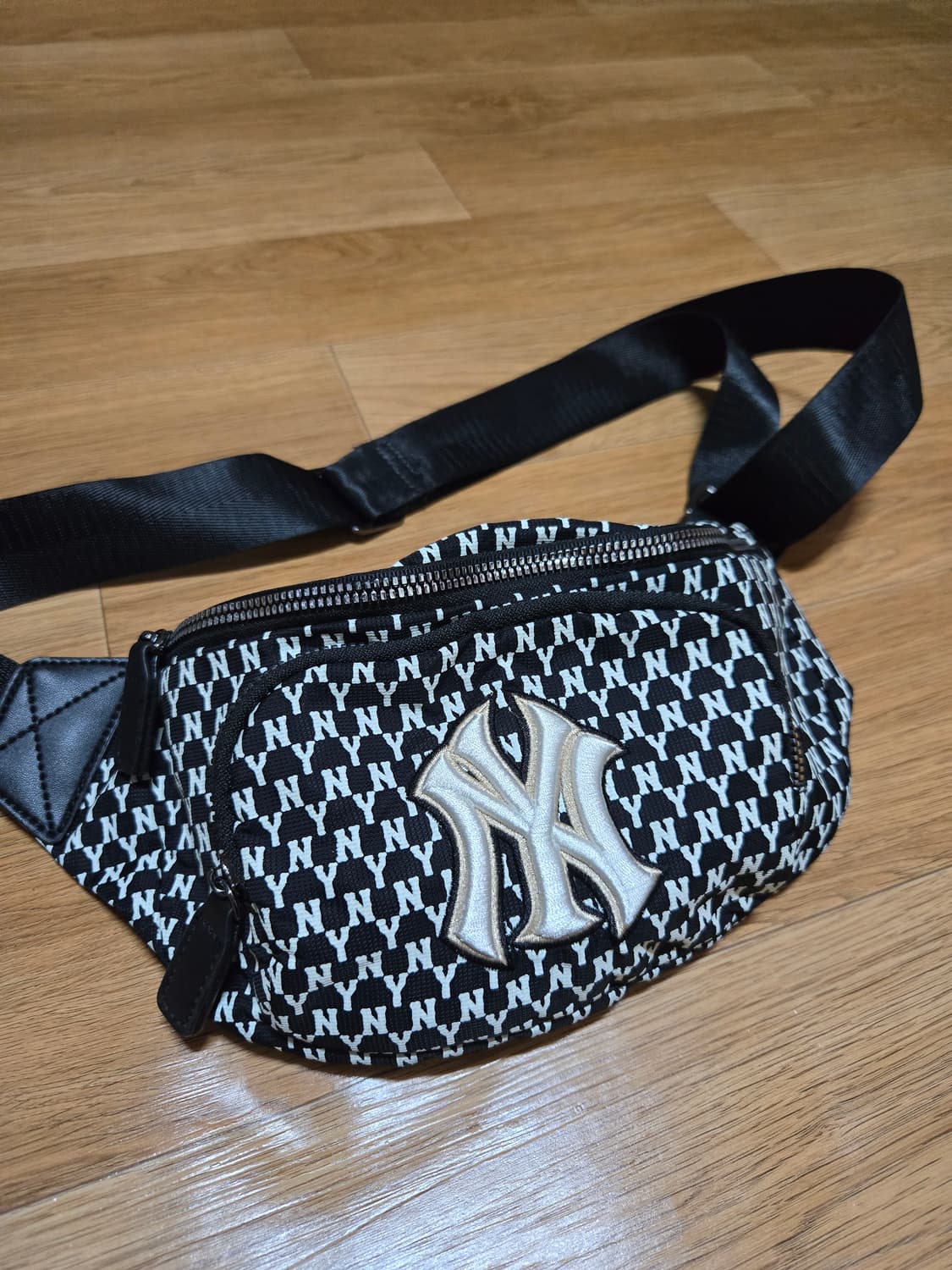 MLB 모노그램 웨이스트백 (힙색) 상품이미지1