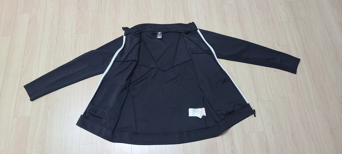 데상트  트랙탑  상품이미지3