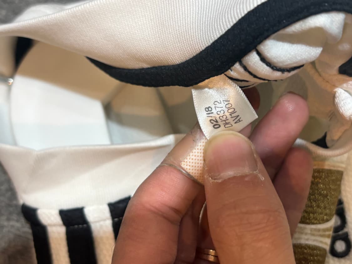 아디다스 레알마드리드 18-19유니폼 S 상품이미지8