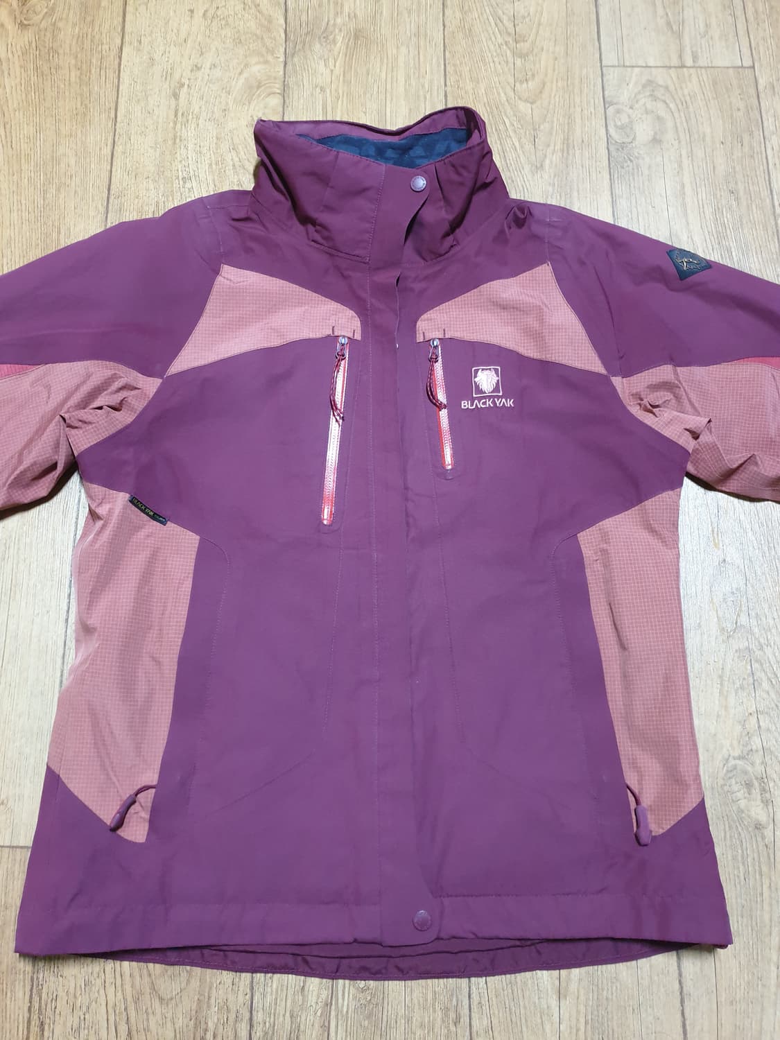 1101 블랙야크 아웃도어 바람막이 90~95 사이즈입니다 상품이미지1