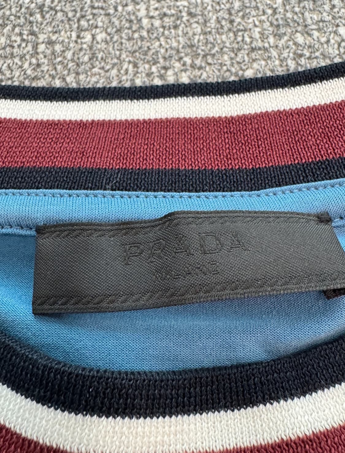 prada 프라다 시그니처 밴딩 로고 반팔 티셔츠 상품이미지3