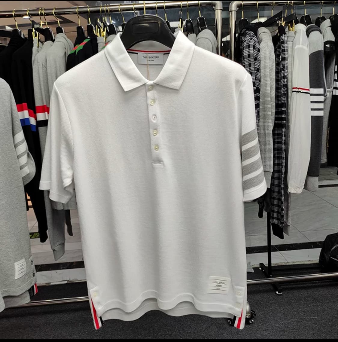 톰브라운 반팔 폴로티 새상품 상품이미지3