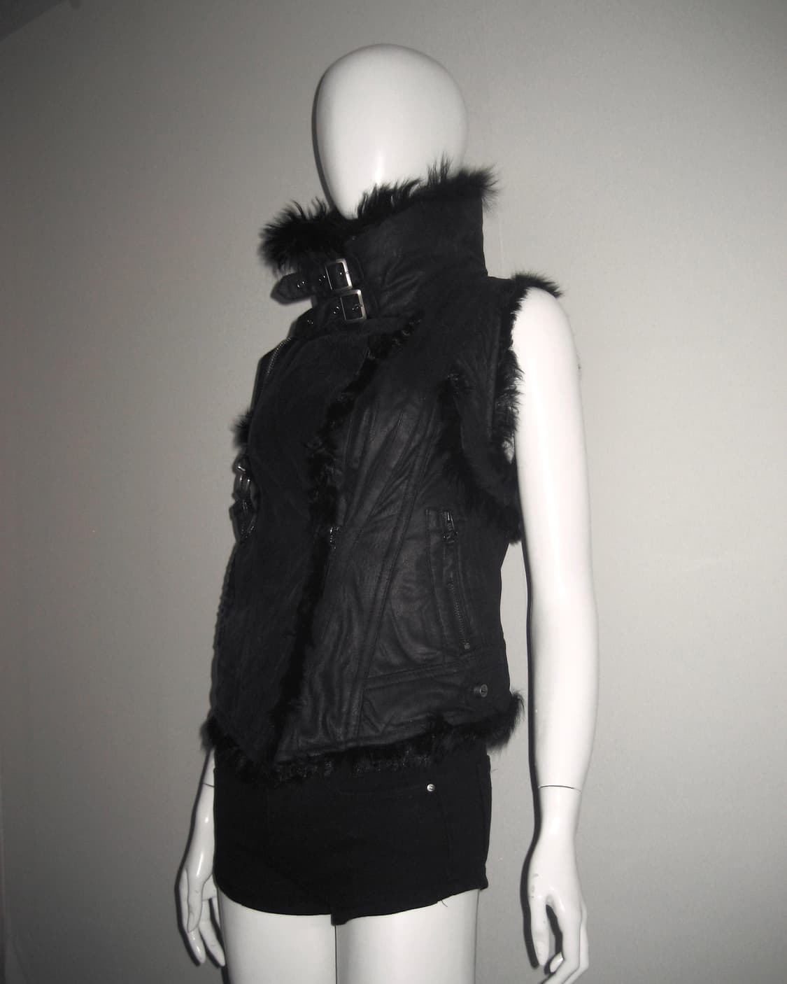 블랙 퍼 조끼 하이넥 버클 베스트 갸루펑크 상품이미지2