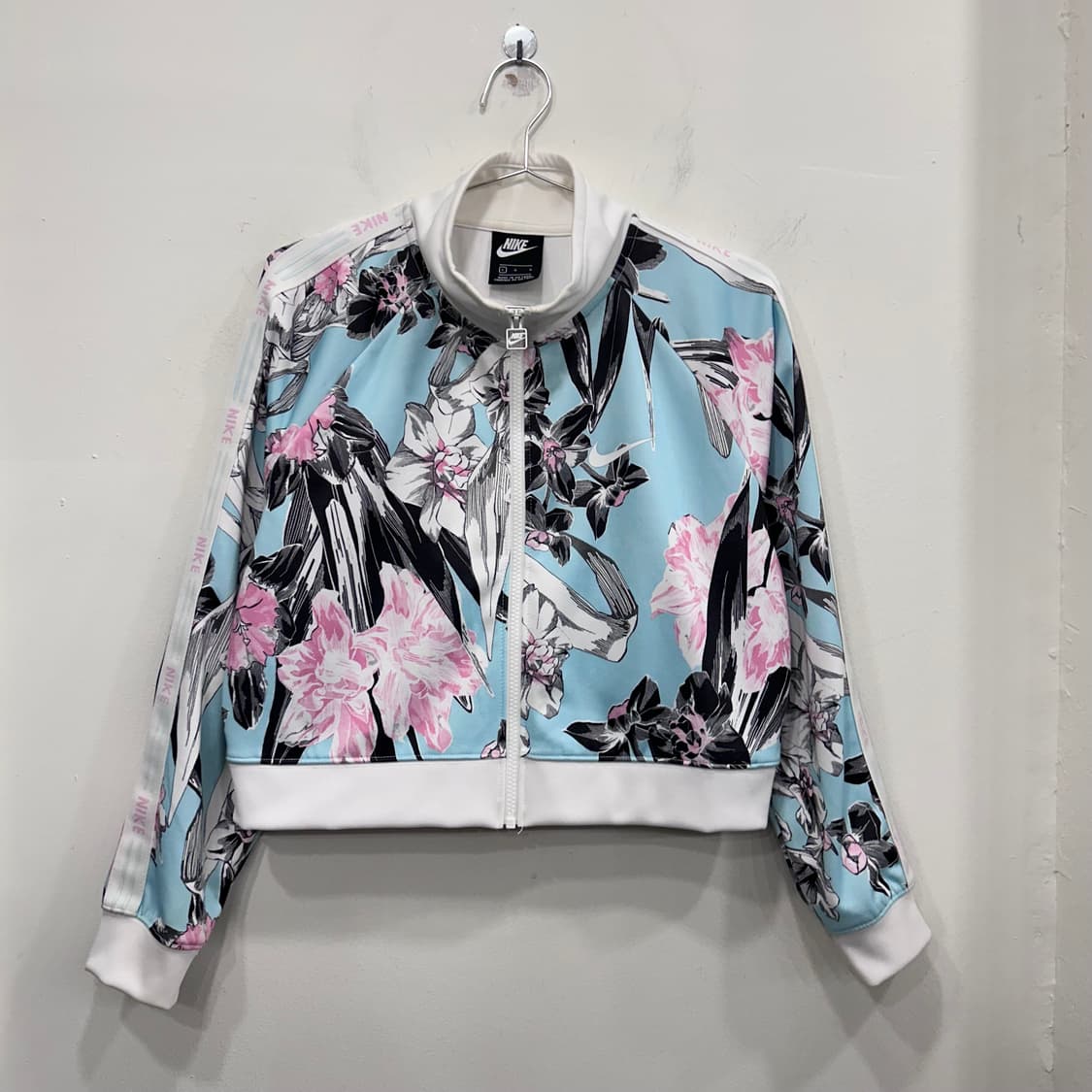 나이키 플로럴 패턴 하이넥 크롭 저지 상품이미지2