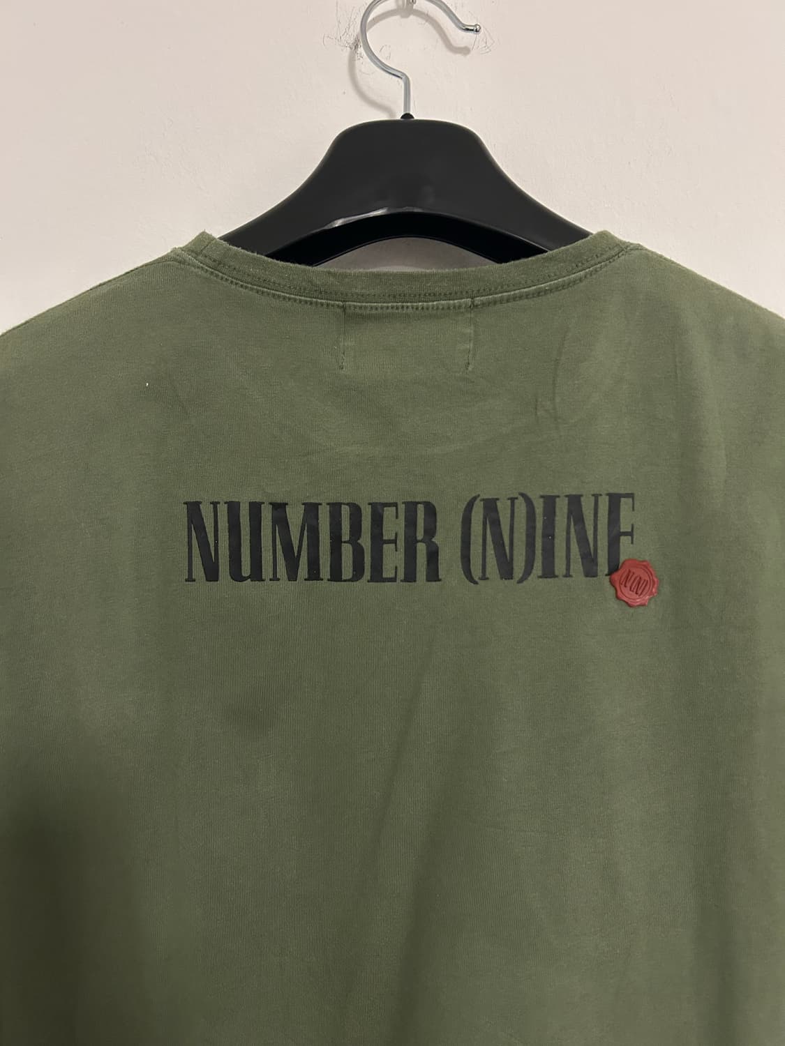 넘버나인 NUMBER (N)INE 카키 백프린트 티셔츠 상품이미지5