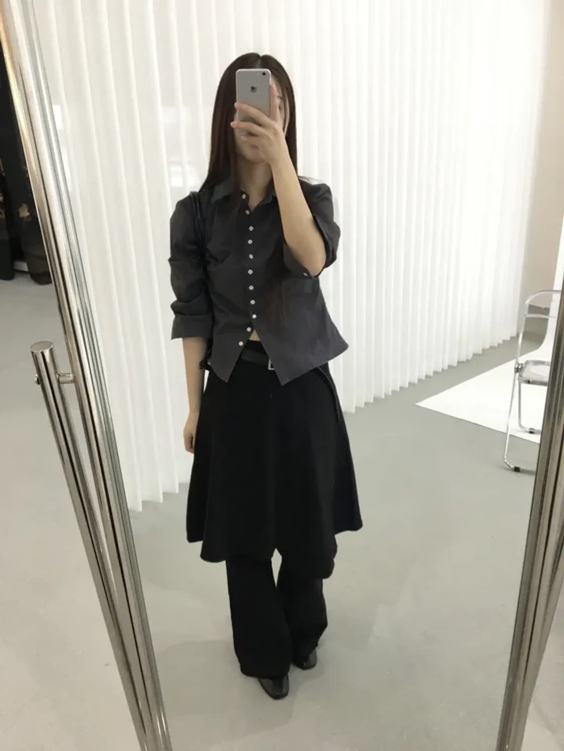 모에버 슬림 올버튼 셔츠 차콜색상 상품이미지4