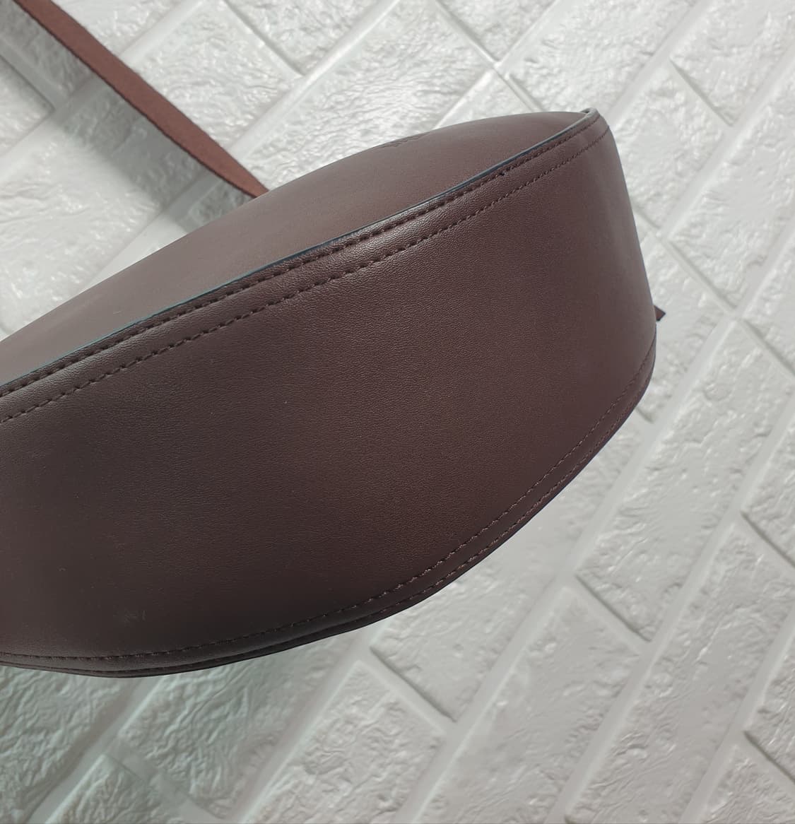 르마인 커브드 크로스백 상품이미지8