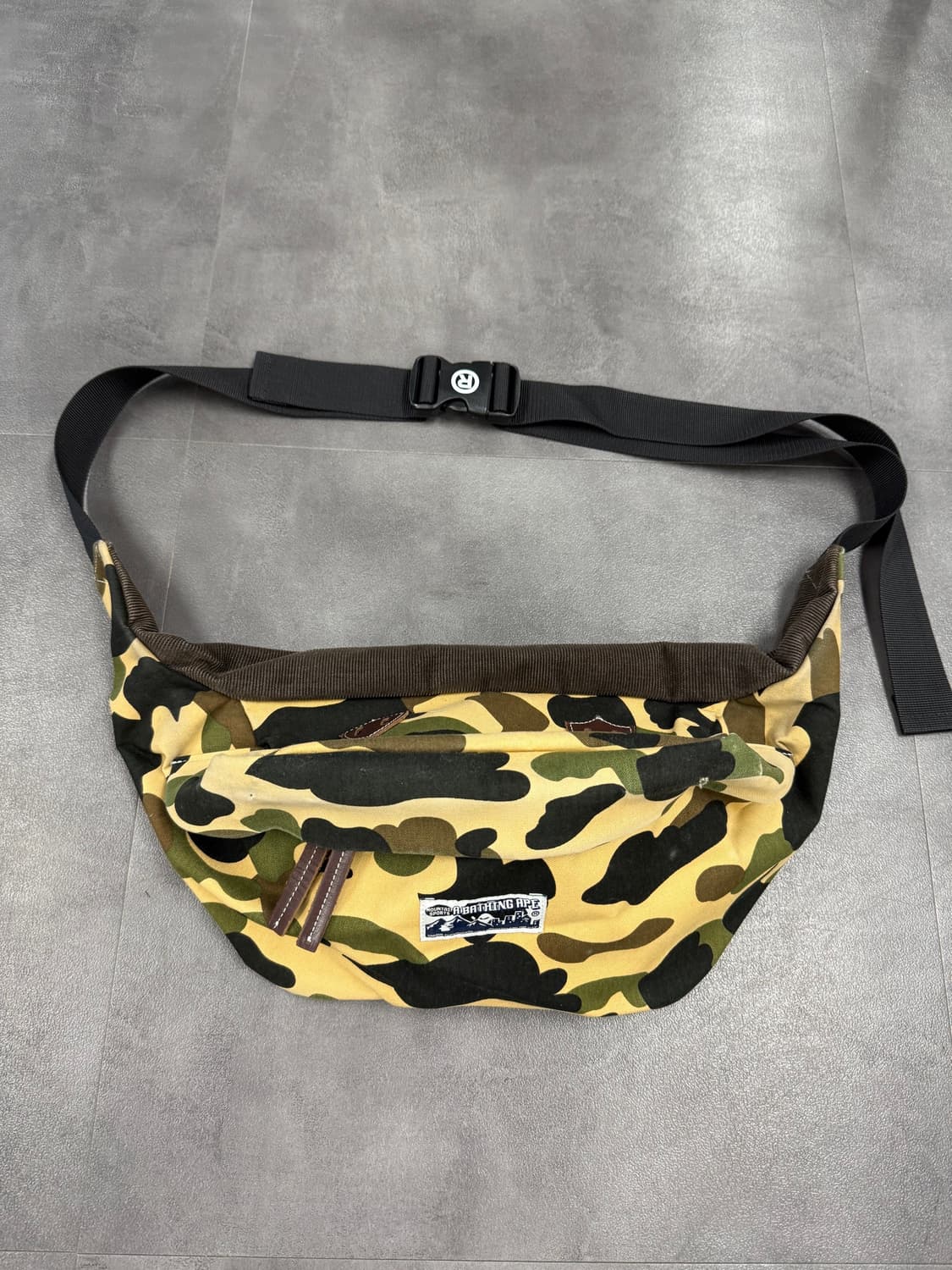 BAPE 베이프 크로스백 슬링백 힙색 상품이미지1