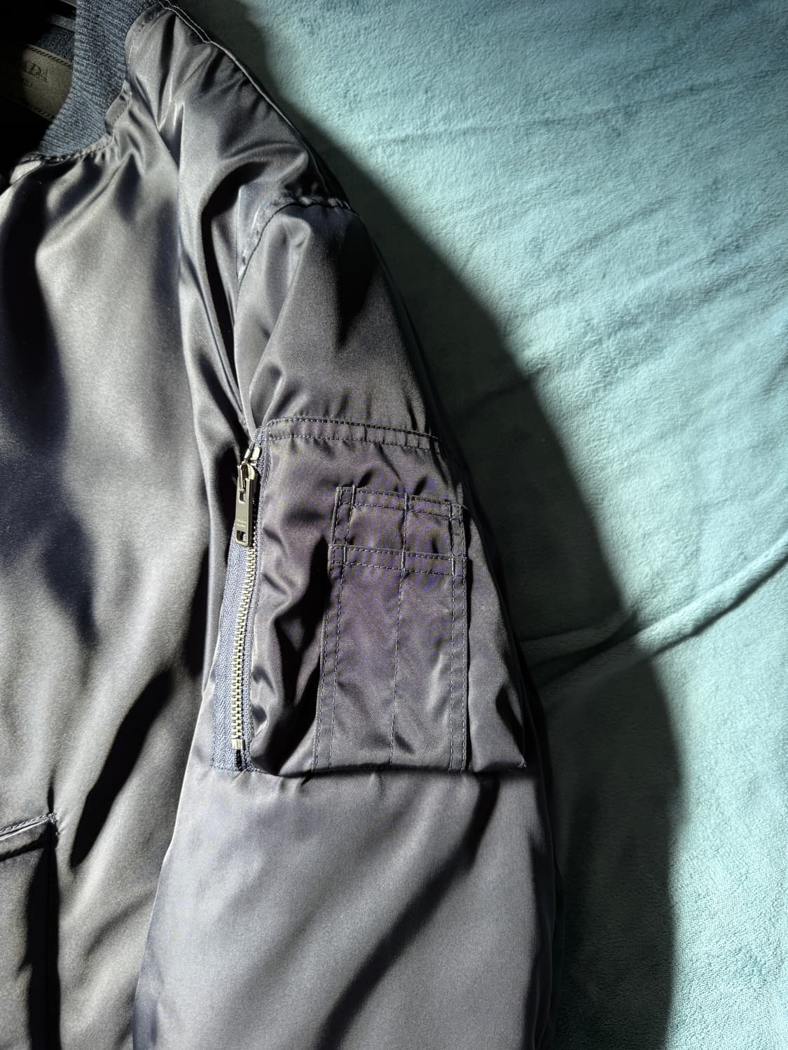 프라다 봄버 자켓 M 상품이미지7