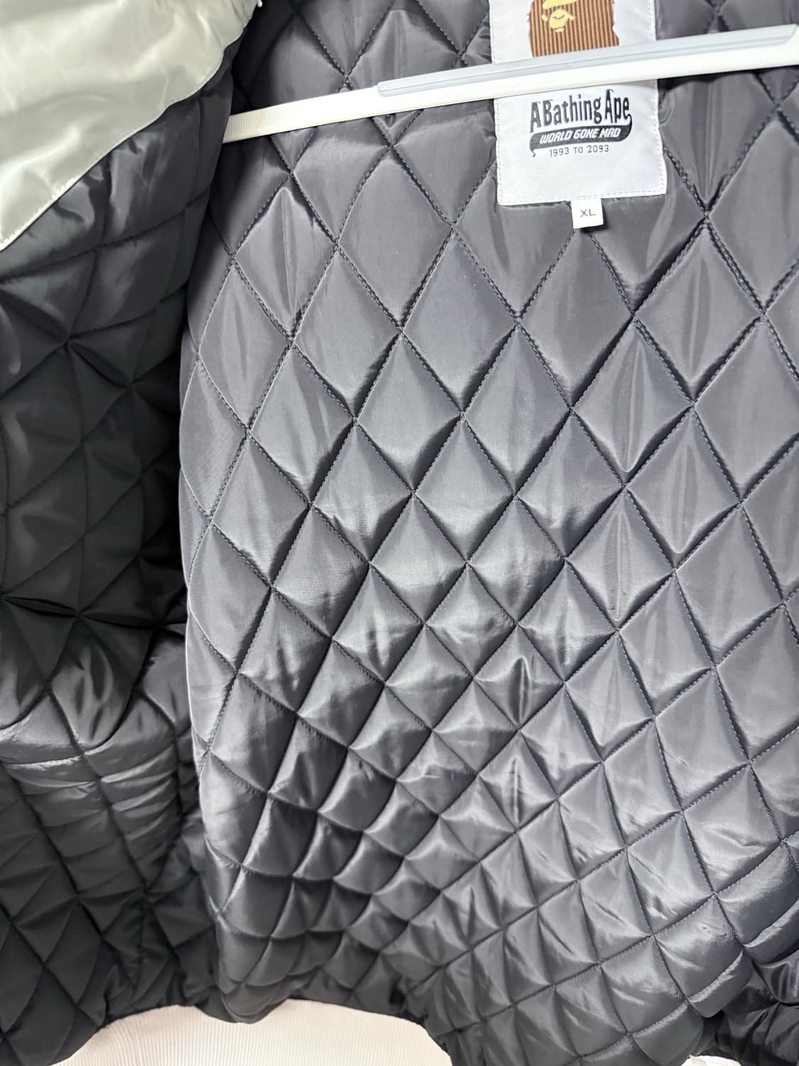 베이프 NYC카모 로고 나일론 바시티 상품이미지3