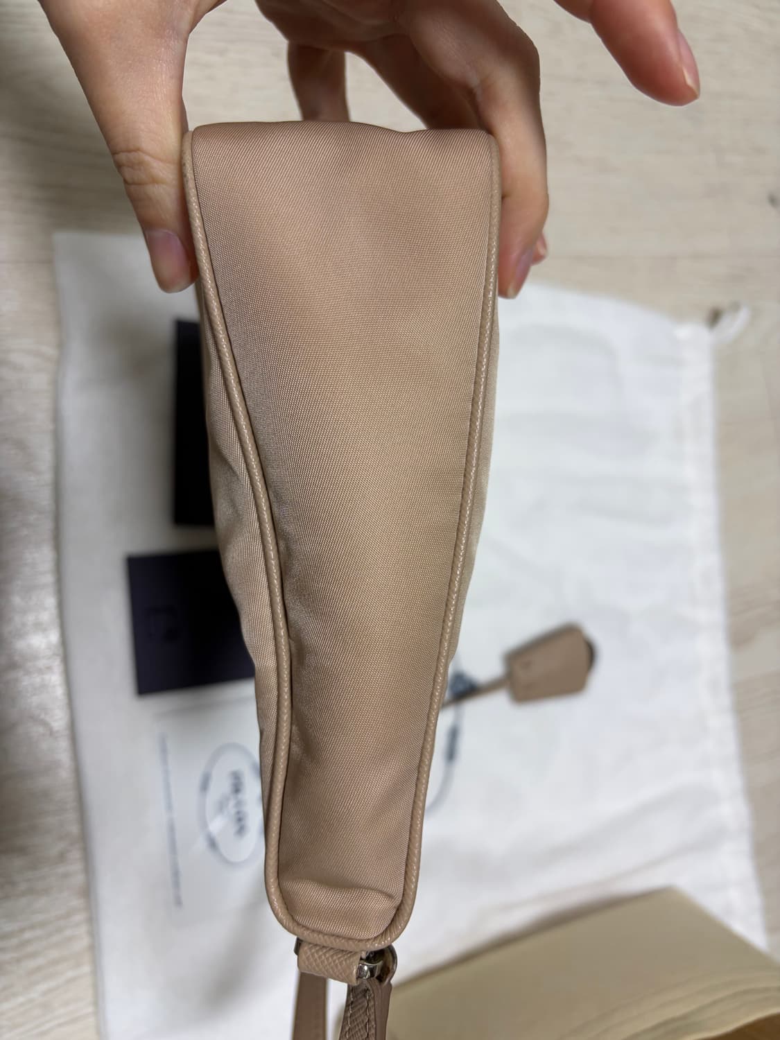 프라다 리나일론 테수토 숄더백 베이지 판매 상품이미지7