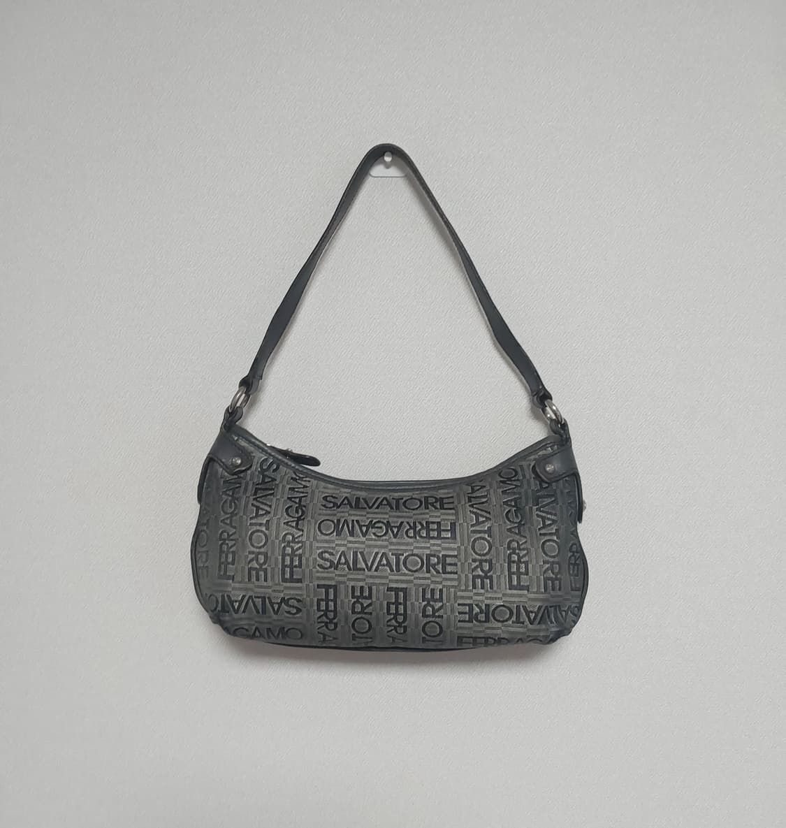 페라가모 캔버스 로고 숄더 호보백 (정품) 상품이미지7