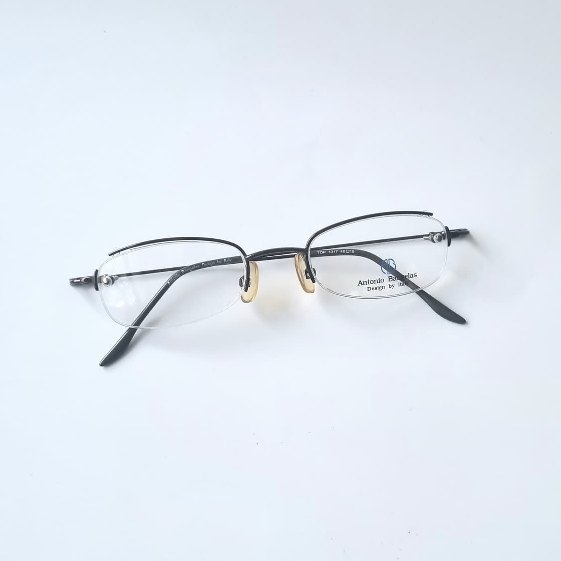 데드스탁 무테 느낌의 라운드사각 반무테 안경테  141 상품이미지1