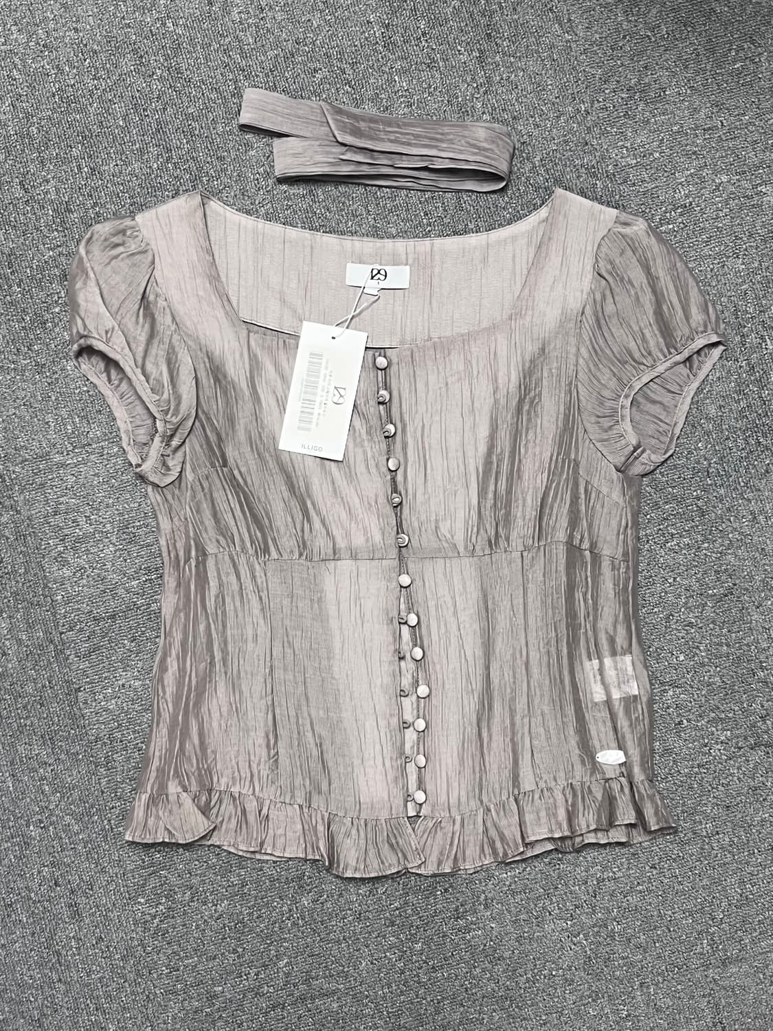 일리고 리본 타이 스퀘어넥 블라우스 그레이 상품이미지5