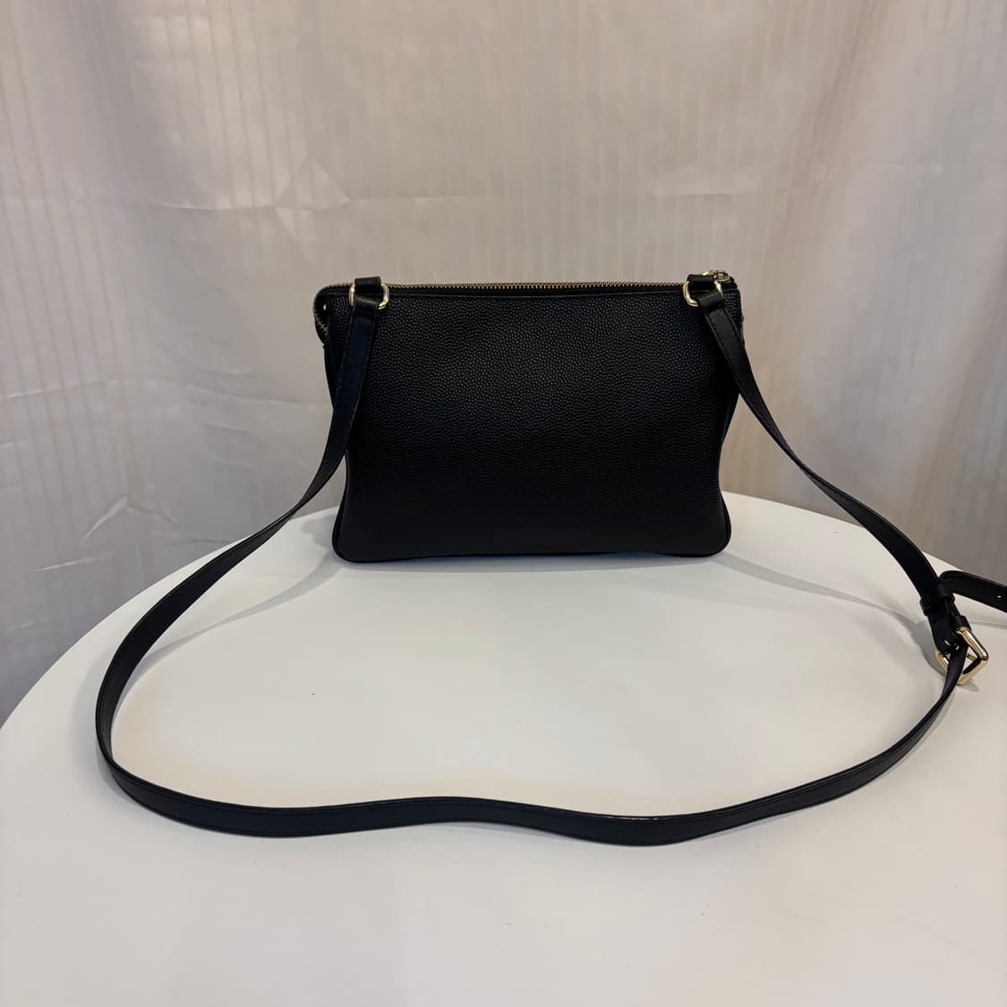 정품 닥스 소가죽 크로스백     상품이미지5