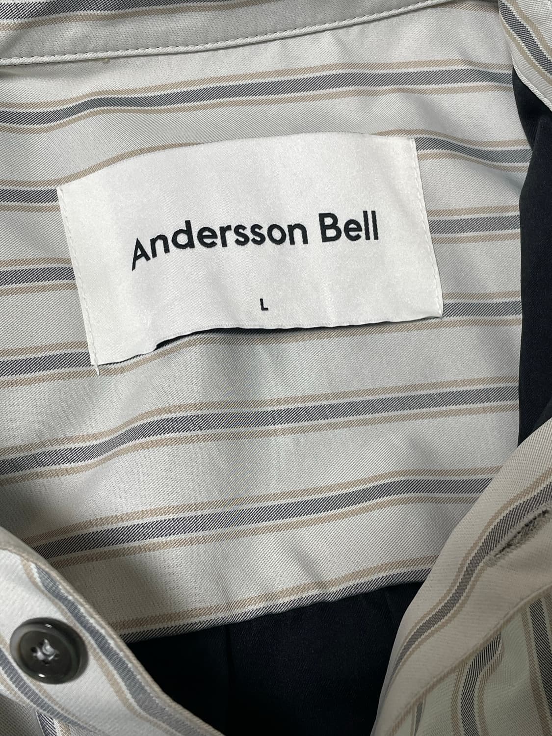 앤더슨벨(Andersson Bell)의 토니 포켓 롱 셔츠 상품이미지5