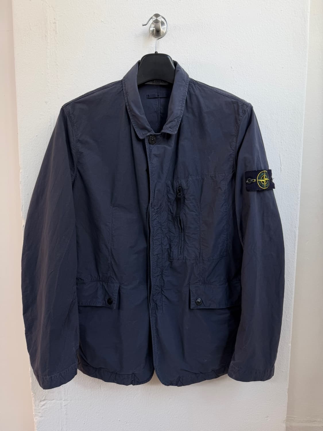 스톤 아일랜드 원포켓 와펜 맨투맨 상품이미지1