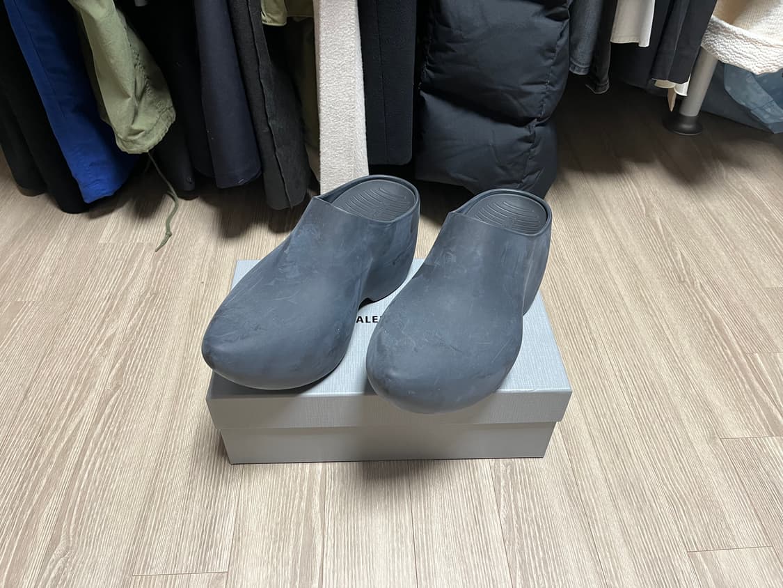 발렌시아가 테크노 뮬 무광 블랙 상품이미지1