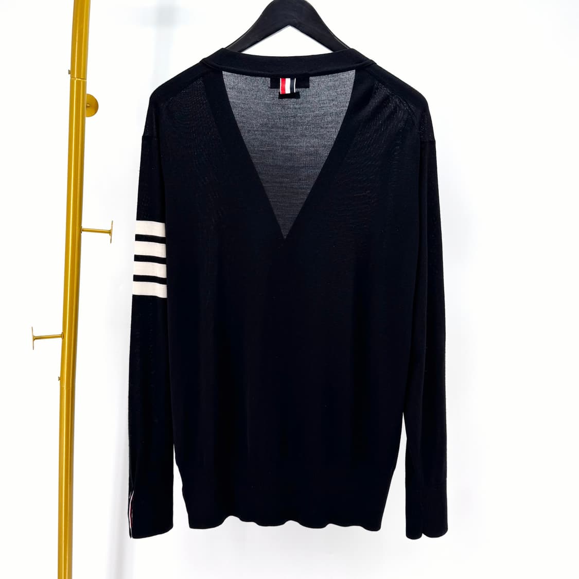 [5사이즈] 톰브라운 사선완장 메리노울 가디건 블랙 (MKC002A) 상품이미지4