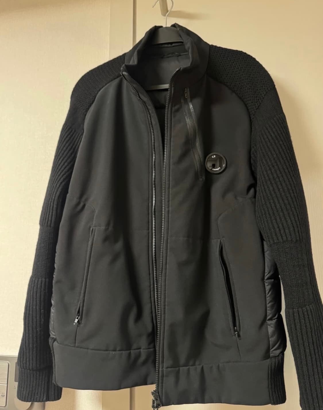 CP컴퍼니 렌즈 와펜 니트 패딩 상품이미지1