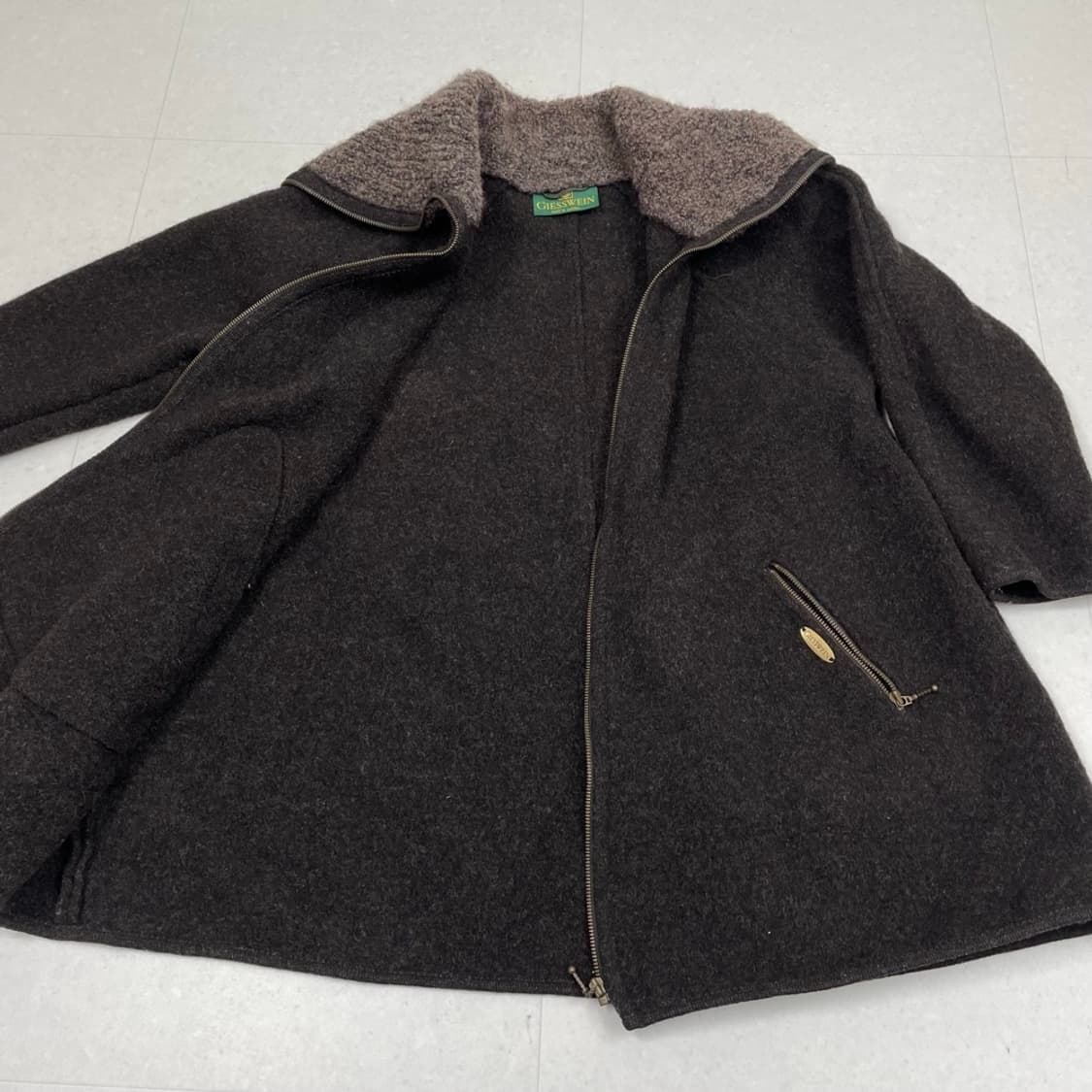 기스바인 GIESSWEIN 오스트리아산 다크브라운 울 워킹 코트  상품이미지6