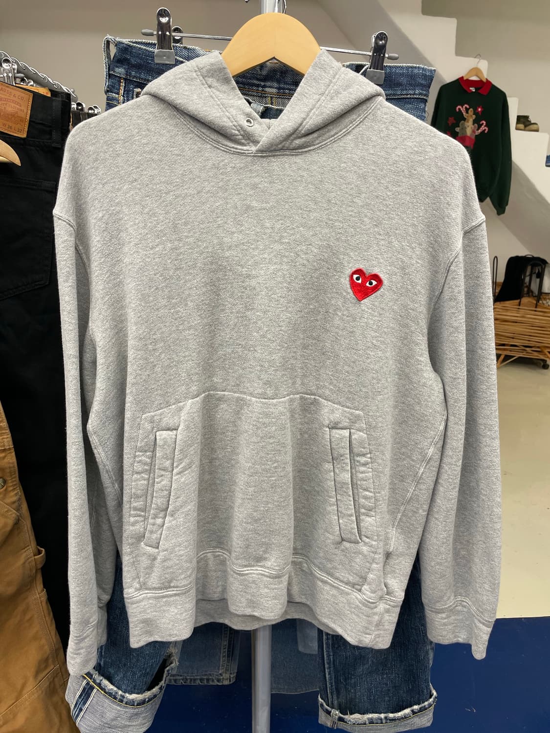 꼼데가르송 레드와펜 그레이 후드티 상품이미지4