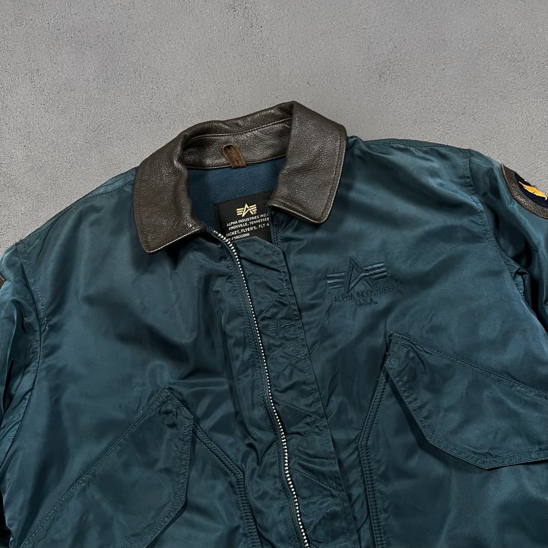 알파 인더스트리 FLT45P 패치 자켓 상품이미지2