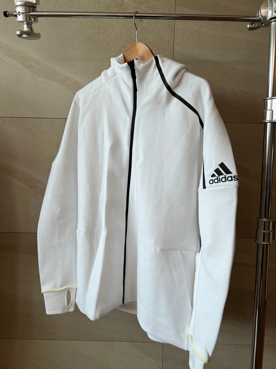 [110/2XL] [새제품] 아디다스 야상 바람막이 (가볍고 탄탄함) 상품이미지1