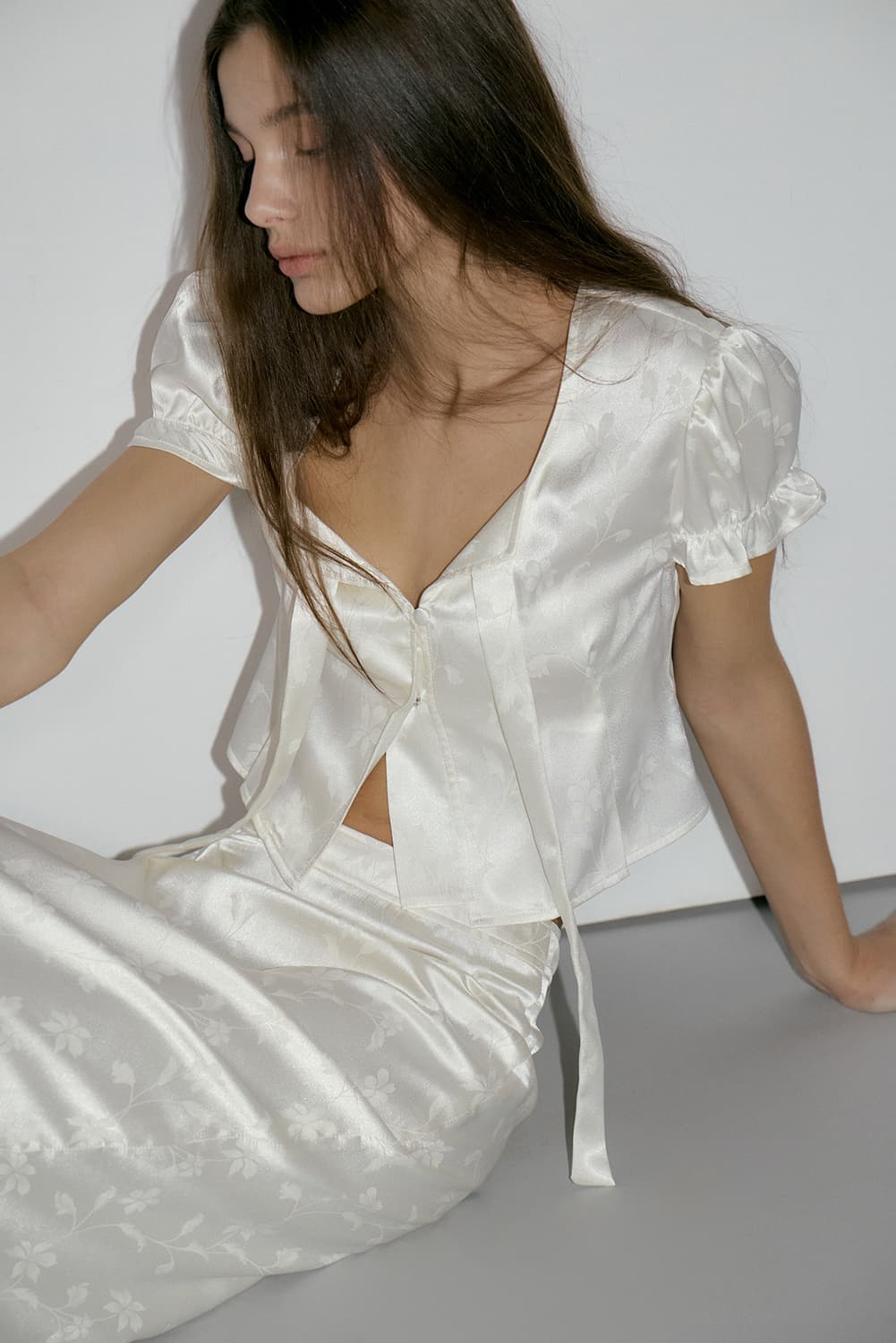 오버듀플레어 jacquard crop blouse 상품이미지3