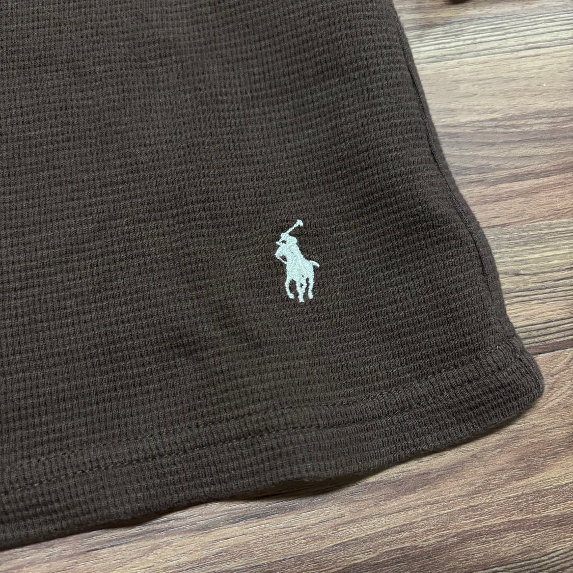 폴로 랄프로렌 다크 브라운 헨리넥 와플 긴팔 티셔츠 상품이미지3