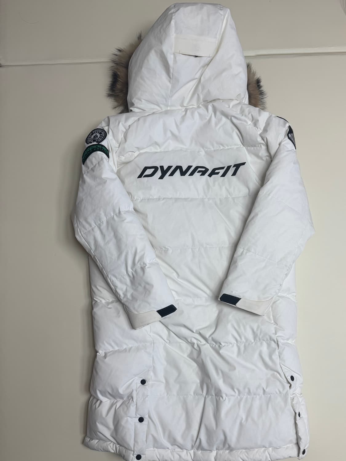 (110) 다이나핏 화이트 롱패딩 폭스퍼 상품이미지2