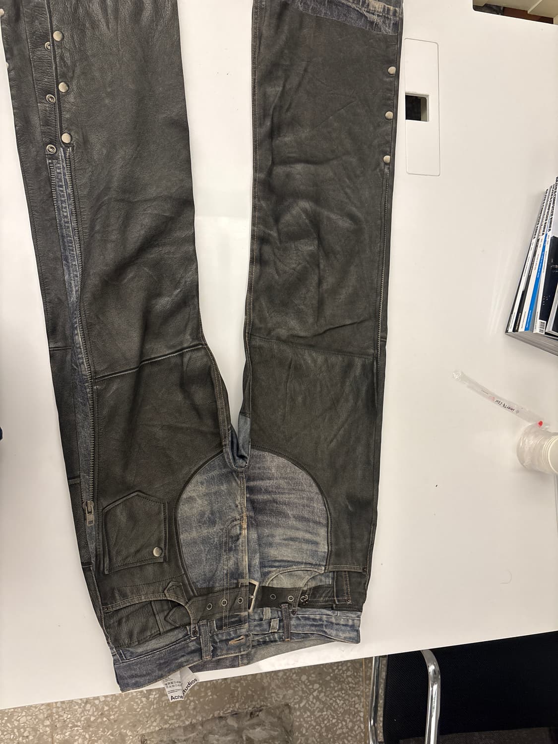 아크네트롱프뢰유 팬츠 상품이미지1