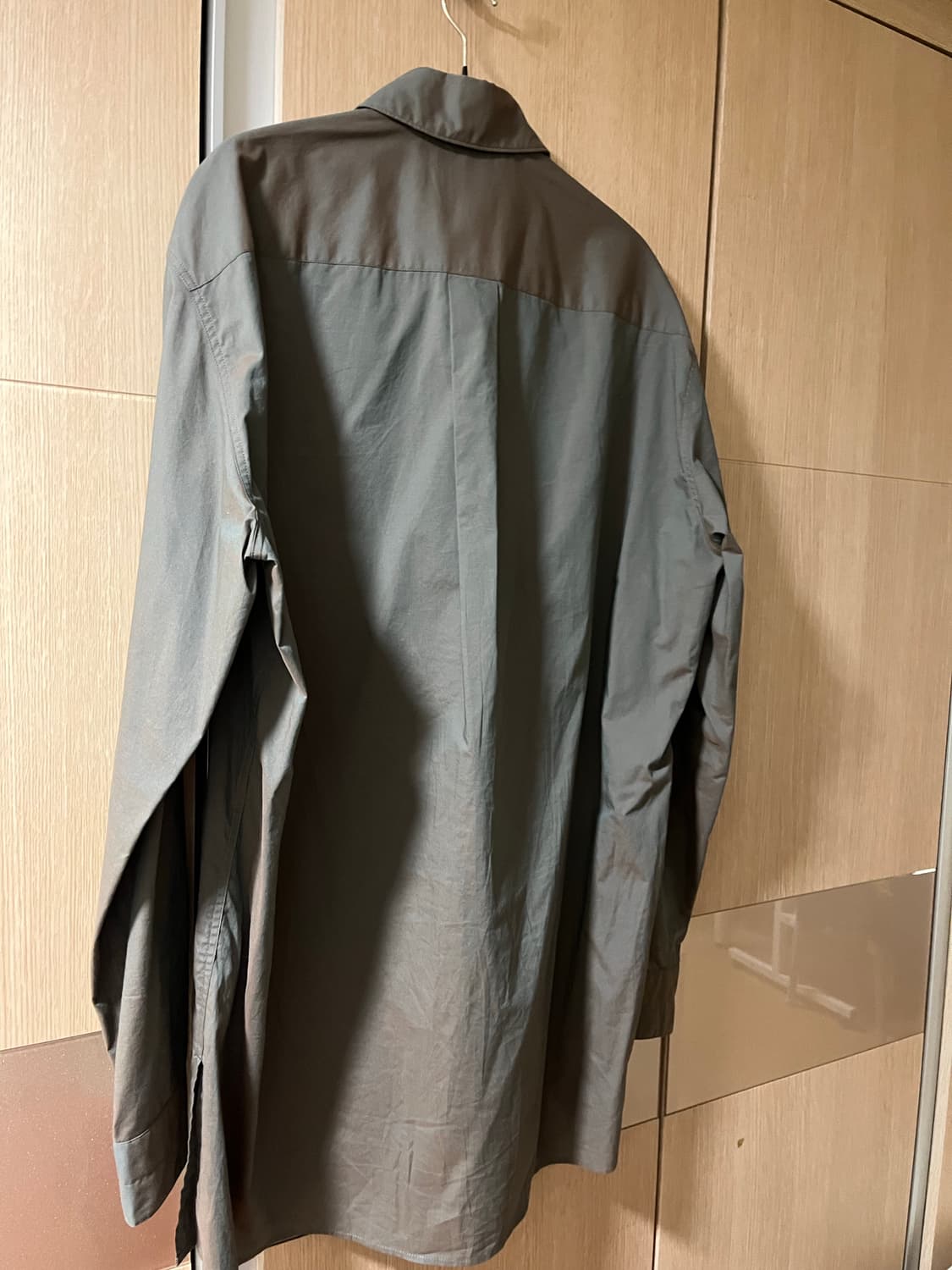 르메르 20시즌 스트레이트 카라 셔츠 커피색 46사이즈 팝니다 상품이미지7