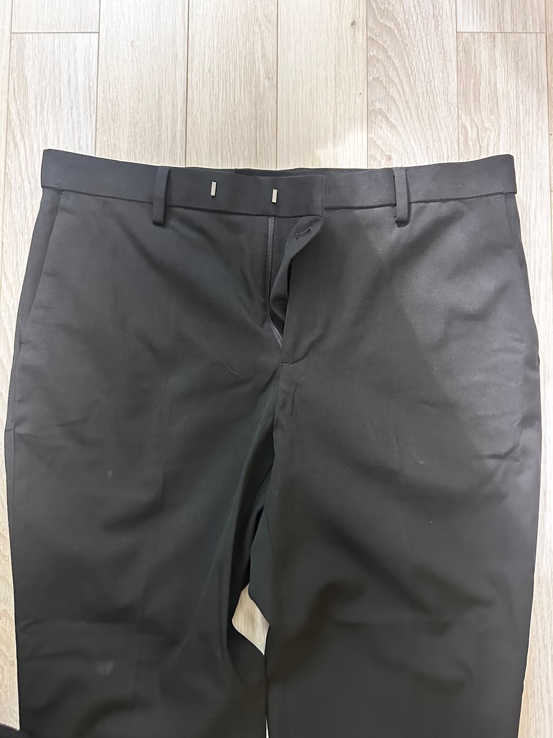 무신사 스탠다드 릴렉스드 히든 밴딩 크롭 슬랙스 블랙 상품이미지2