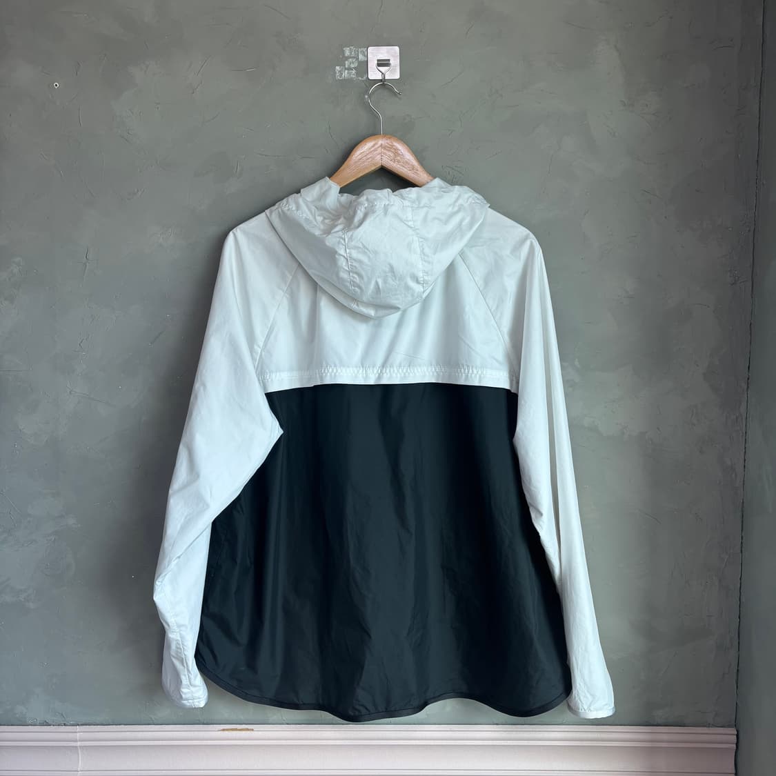 나이키 윈드러너 바람막이 흰검 상품이미지4