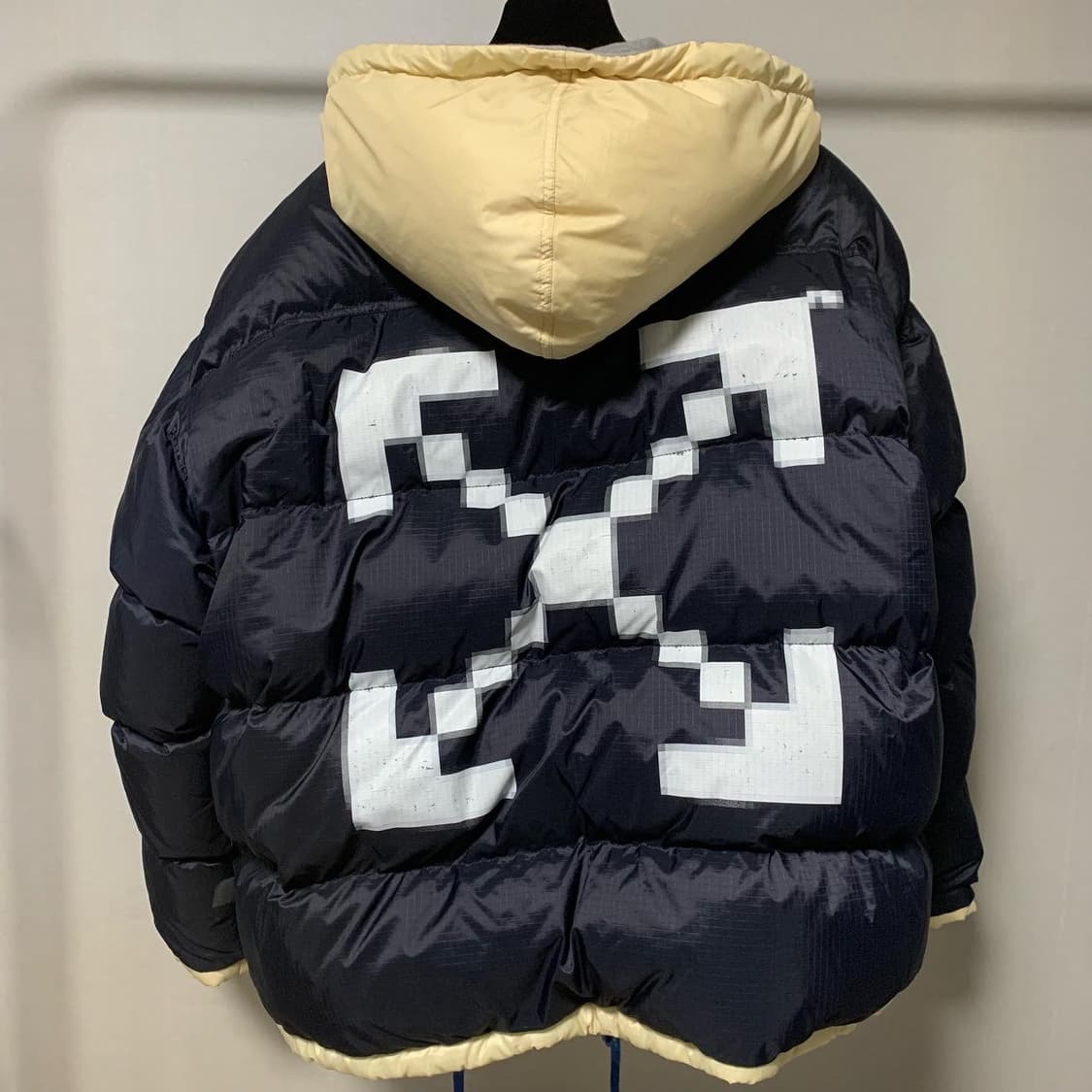 M, 105~110/오프화이트 애로우 스캘폴딩 패딩  상품이미지1