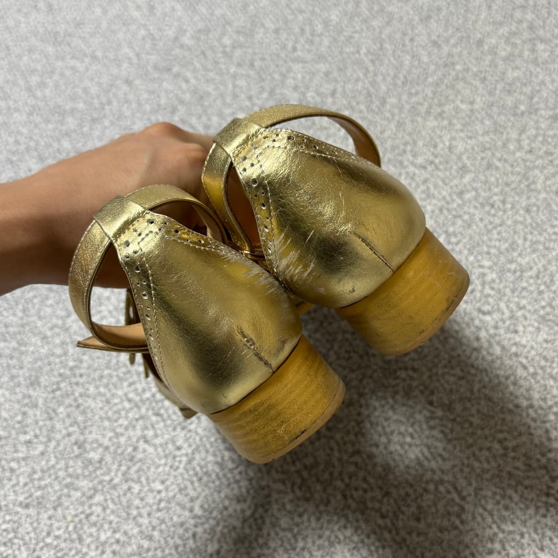 [정가 150만원] 샤넬 골드 스트랩 구두 37 235-240 상품이미지8