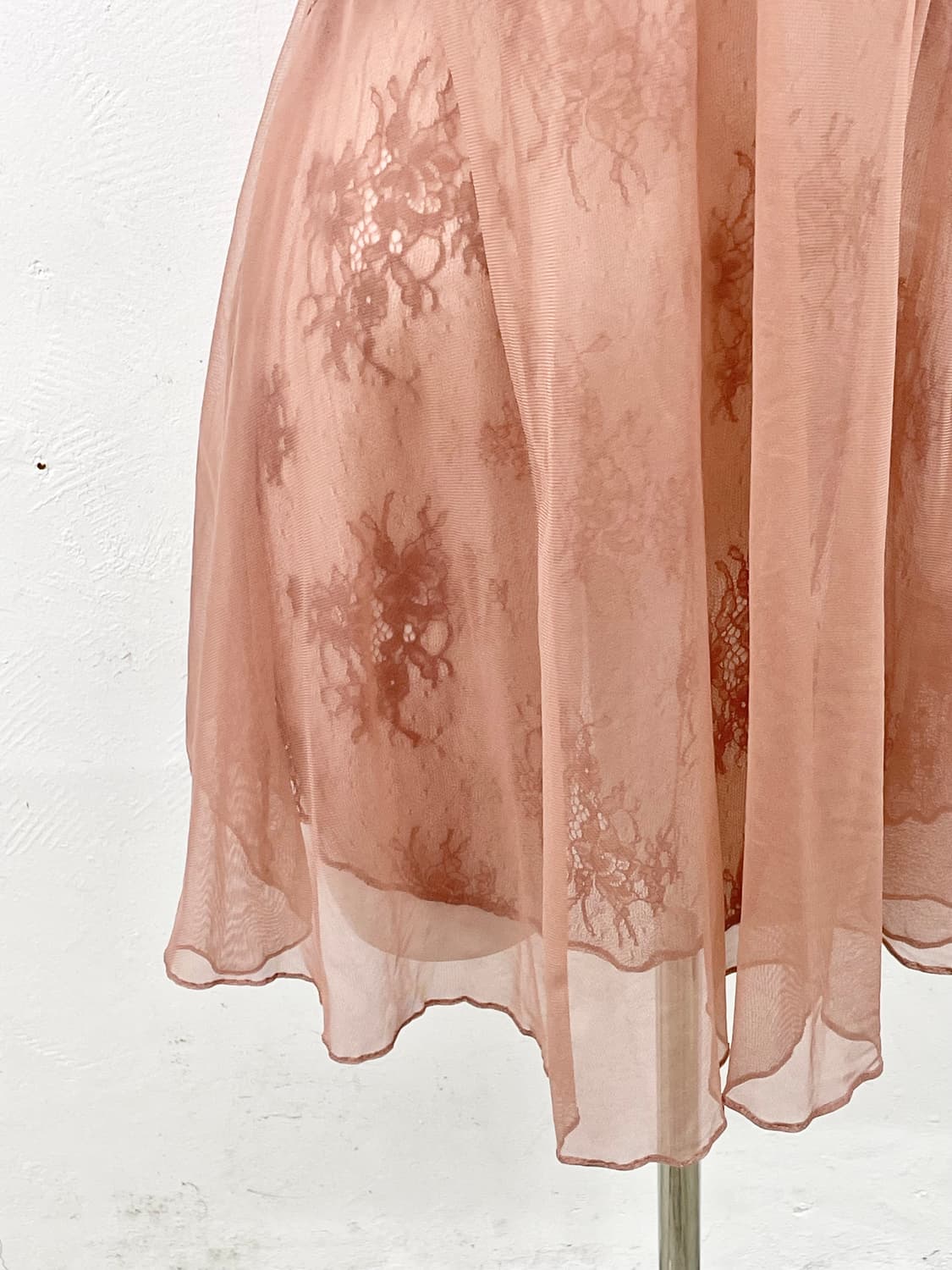 에블린 시어 레이스 리본 슬립 상품이미지3