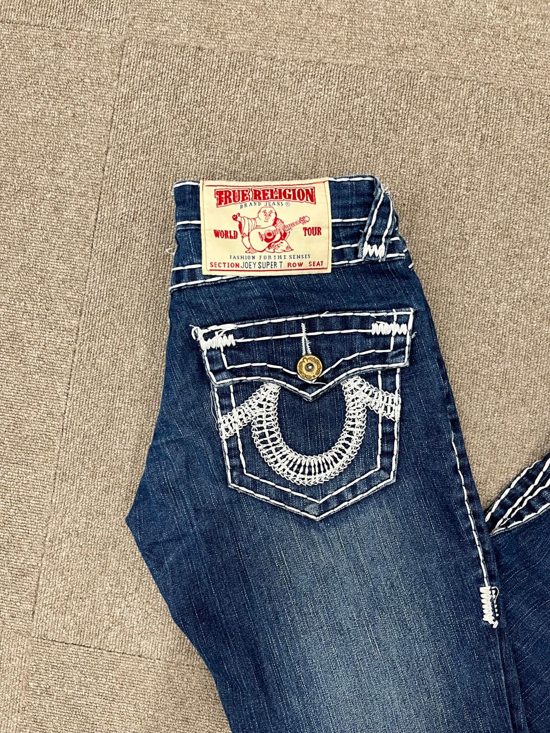 TureReligion white stitched jeans 상품이미지4